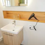 Luxomes: Design - Near Airport *