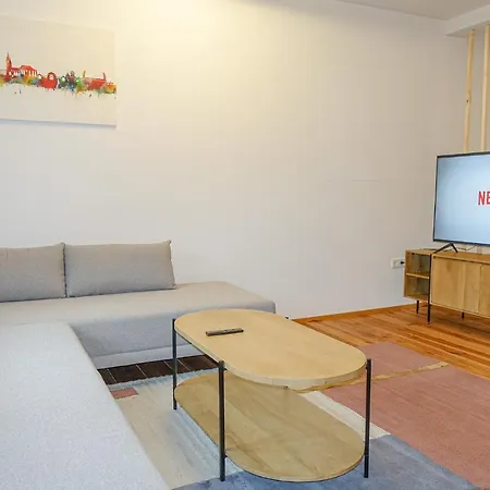 Luxomes: Design - Near Airport * נירנברג