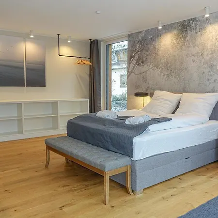 Luxomes: Design - Near Airport *