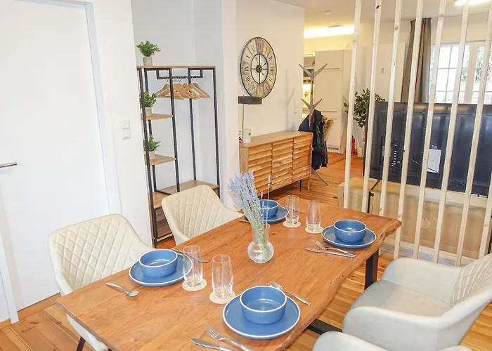 Luxomes: Design - Near Airport דירה *