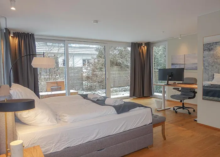 Luxomes: Design - Near Airport *
